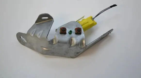 Volkswagen Golf V Airbag deployment crash/impact sensor 1K0909606C 1K0972320B