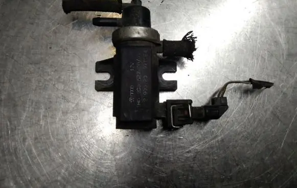 Volkswagen Golf III Turbo solenoid valve 1H0906627 72190320