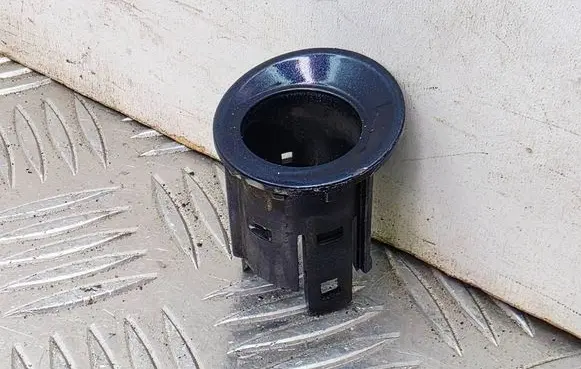 Land Rover Range Rover L322 Front parking sensor holder (PDC) 7010257
