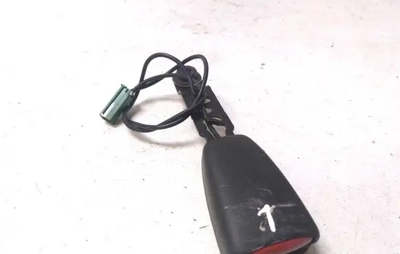 Volvo XC70 Front seatbelt buckle 6013208