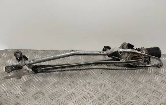 Nissan Qashqai Front wiper linkage and motor 12345