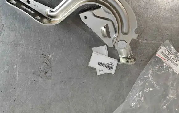 Toyota Yaris Cross Engine bonnet/hood hinges 534200D850
