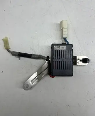 Lexus IS 220D-250-350 Aerial antenna filter 05370