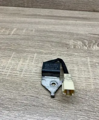 Toyota Avensis T250 Sensor 9008088002