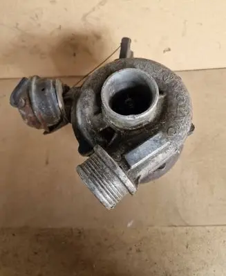 Volvo S60 Turbo 8653146 GT2052V