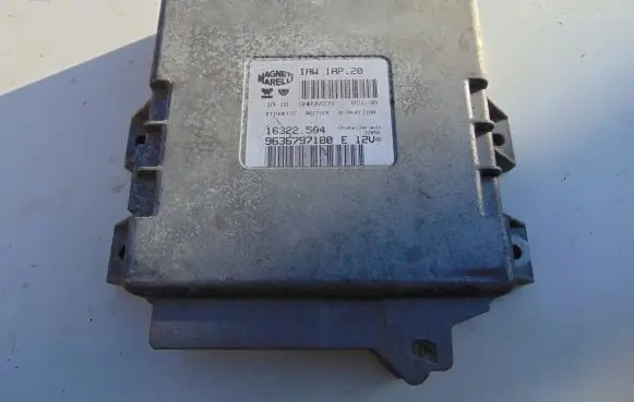 Citroen Xsara Engine control unit/module 9636797180