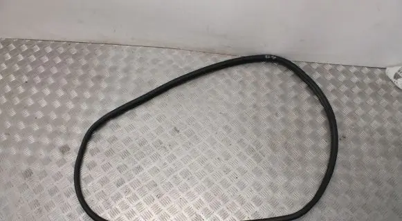 Mercedes-Benz C W205 Rubber seal rear door 