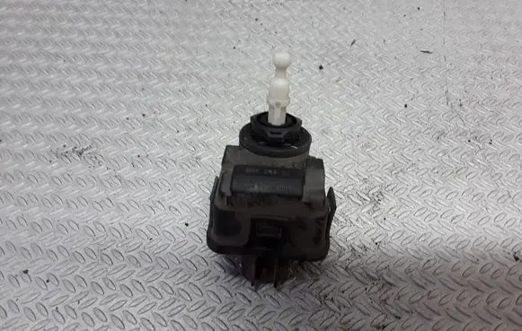 Volvo S40, V40 Headlight level adjustment motor 00728232