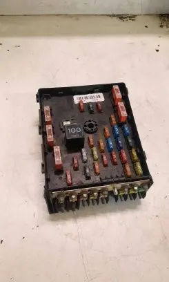 Audi A4 S4 B6 8E 8H Fuse module 3C0937125