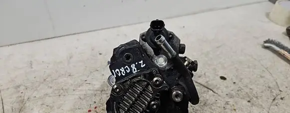 Fuel injection high pressure pump