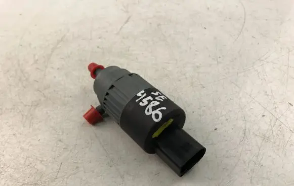 Nissan Navara D22 Headlight washer pump 28920JD00A