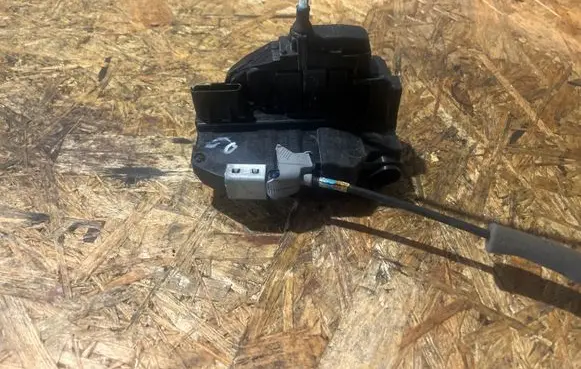 Nissan Navara D23 Front door lock