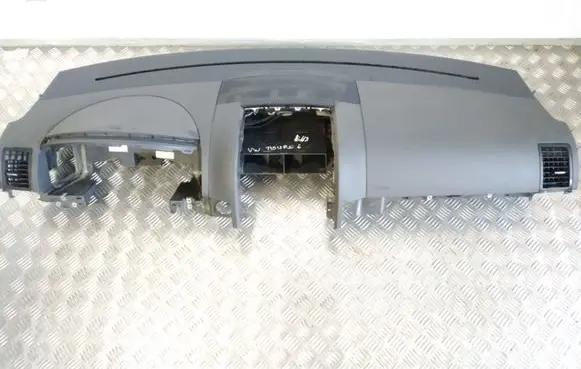 Volkswagen Touareg I Dashboard 7L6858451