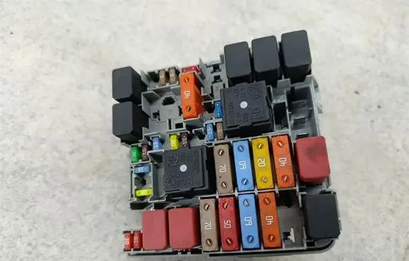 Fiat Punto Evo Fuse box set 51827977