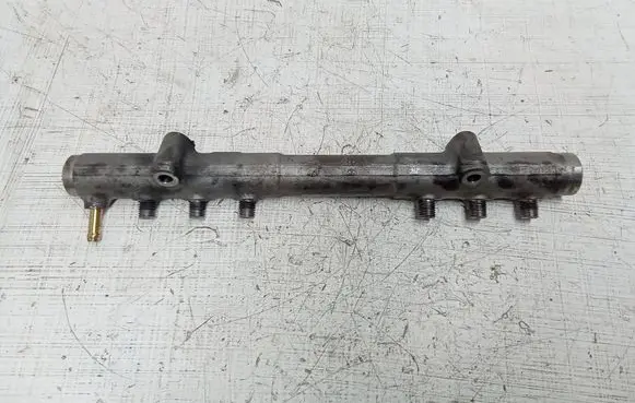 Volvo XC90 Fuel main line pipe 30777554 0445215023
