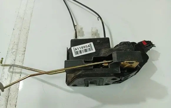 Hyundai Santa Fe Front door lock 
