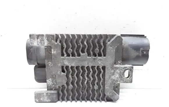 Volvo S80 Coolant fan relay 940002904