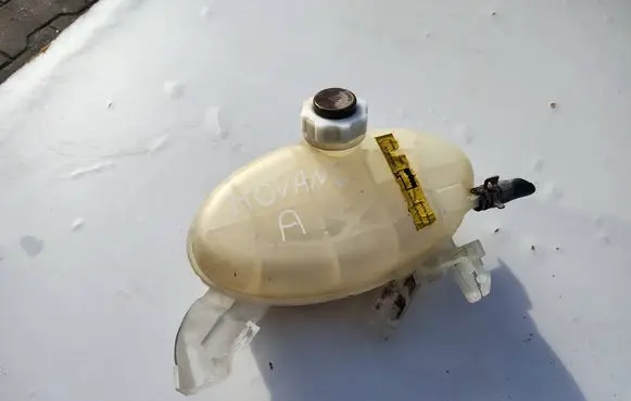 Coolant expansion tank/reservoir