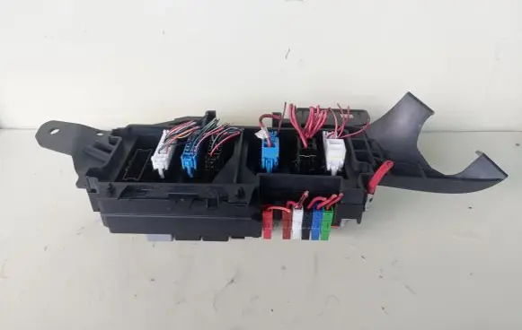 Mercedes-Benz GL X164 Fuse module A1645402372