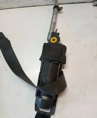 Volvo C30 Front seatbelt 1287476
