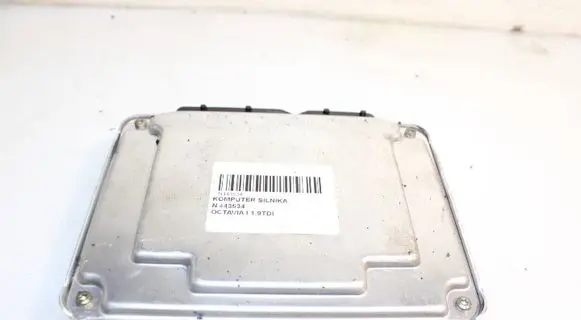 Skoda Octavia Mk1 (1U) Engine control unit/module ECU 0281010128