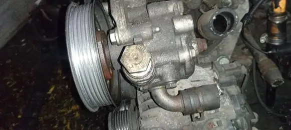 Skoda Octavia Mk1 (1U) Power steering pump KYB