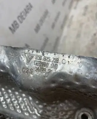 Porsche Macan (95B) Heat shield in engine bay 95B825758C