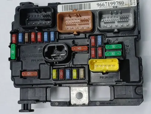 Peugeot 207 BSM Control unit 9667199780 BSMR0900 R09