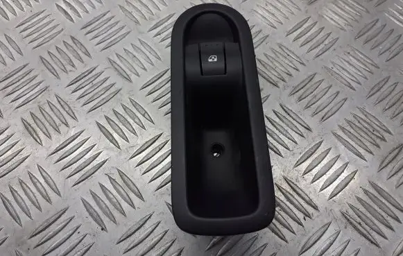 Renault Megane II Quarter vent window switch 156015540