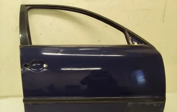 Volkswagen PASSAT B5 Front door 3B4831052BE