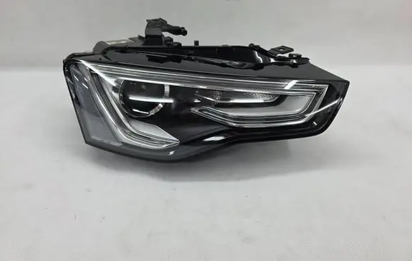 Audi A5 8T 8F Headlight/headlamp 8T0941006C