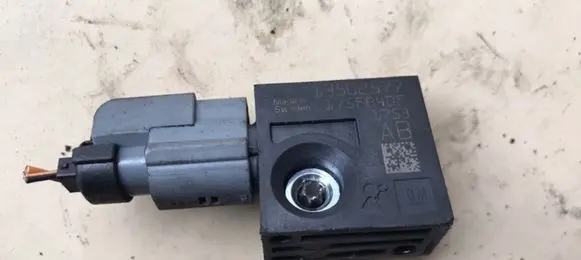 Opel Zafira C Airbag deployment crash/impact sensor 13502577