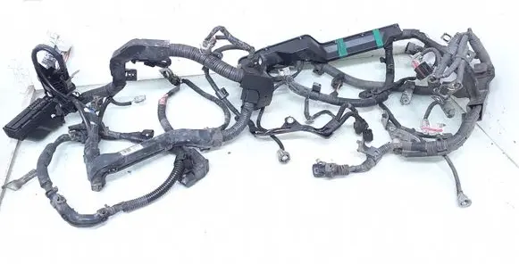 Toyota Avensis T270 Engine installation wiring loom 8212105B80F 8212105B80