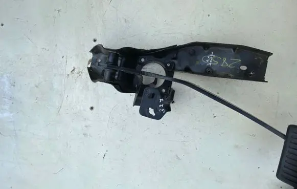 Land Rover Discovery Sport Brake pedal BJ322D034CC