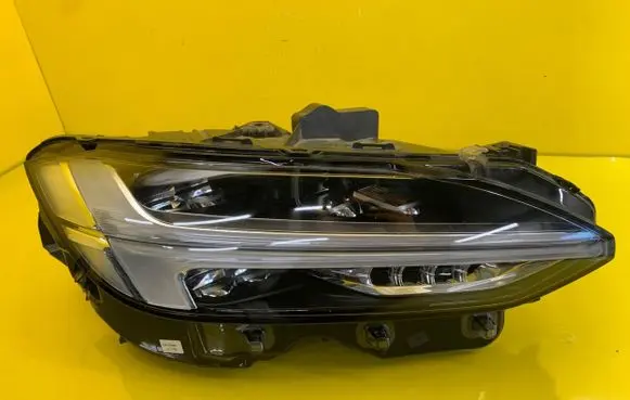 Volvo S90, V90 Headlight/headlamp 31386171