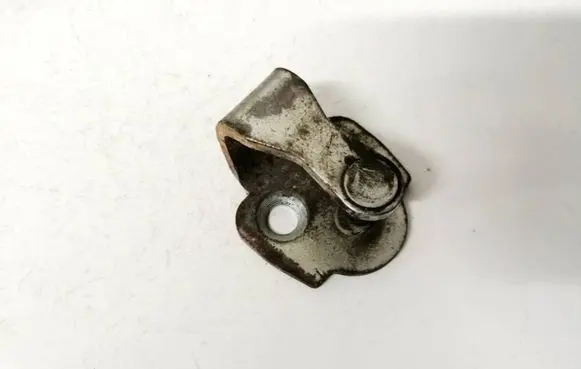 Fiat Punto (188) Front door lock loop/hook striker 