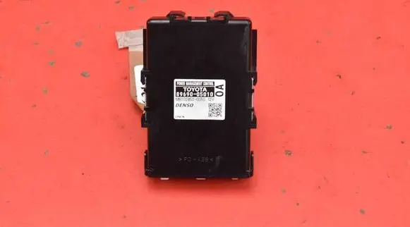 Toyota Avensis Verso Engine control unit/module ECU 89690-05010