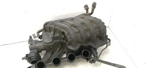 Volkswagen PASSAT B6 Intake manifold 06F133210M