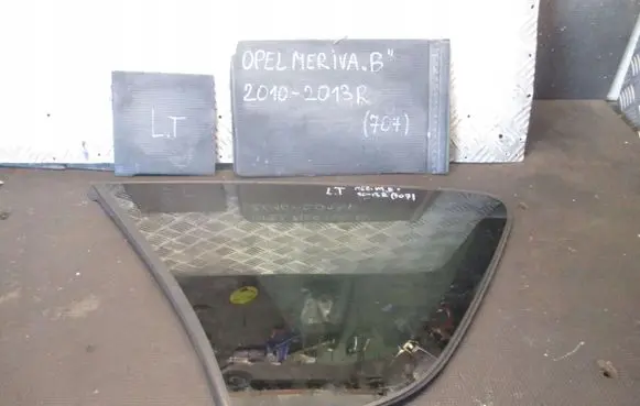 Opel Meriva B Front triangle window/glass DOT9041S3M551