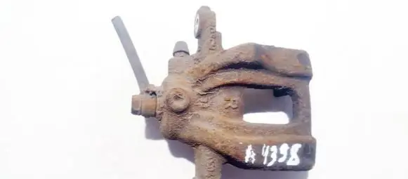 Honda CR-V Rear brake caliper