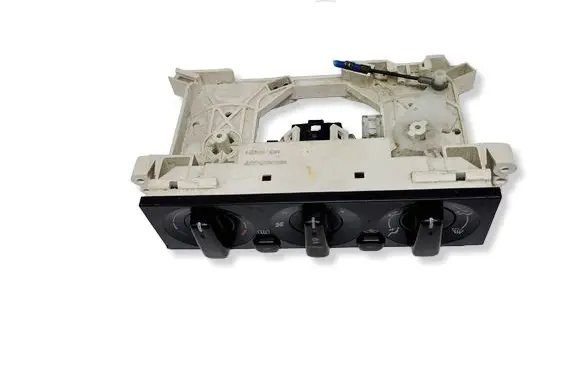 Mitsubishi Carisma Climate control unit MR360467