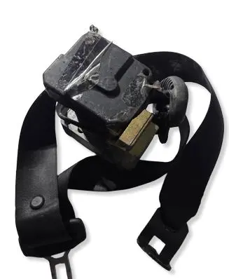 Volkswagen Golf IV Front seatbelt 1H0857737 28330