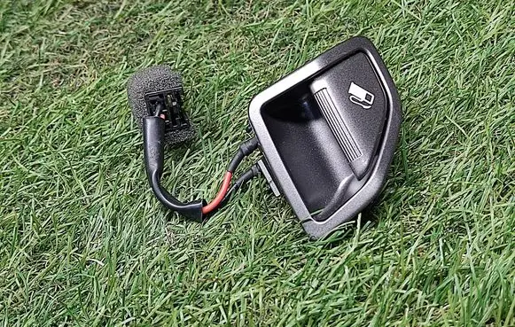 Hyundai Santa Fe Fuel tank opening switch 935552W000