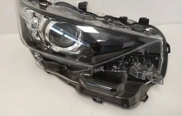 Toyota Auris E180 Headlight/headlamp 8113002K30