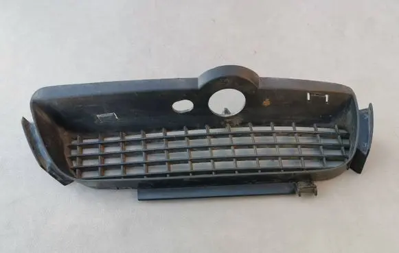 Volkswagen Golf III Front bumper lower grill 1H5853665A