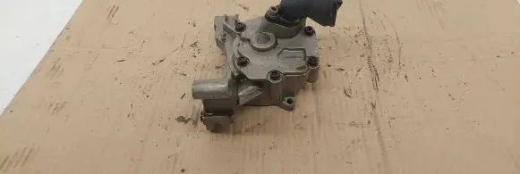 Volkswagen PASSAT B6 Oil pump Y0090122332