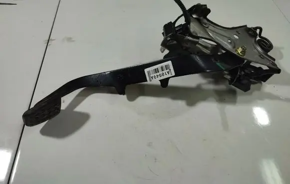 Toyota Corolla Verso AR10 Clutch pedal 