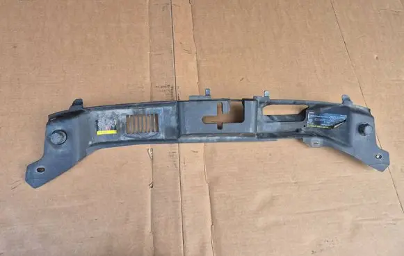 Volvo V50 Radiator trim 30716338 M0N7A 30716339