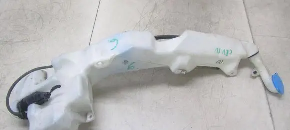 Windshield washer fluid reservoir/tank