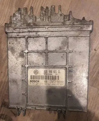 Audi A4 S4 B5 8D Engine control unit/module 281001656 028906021GL